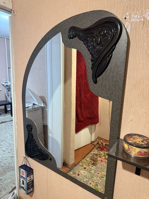 Продам зеркало метр на метр тридцать