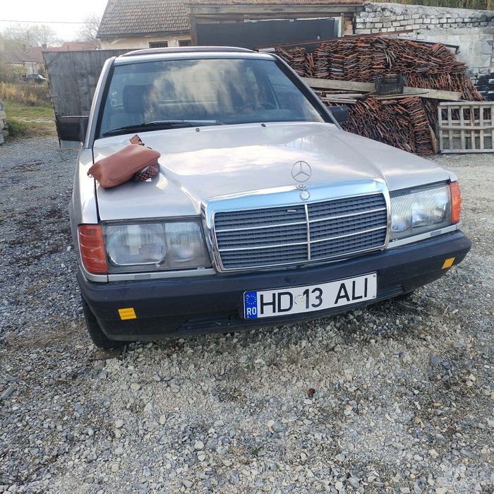 Se vinde mașină  Mercedes