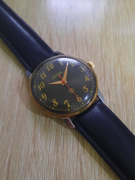 Механические часы Ракета