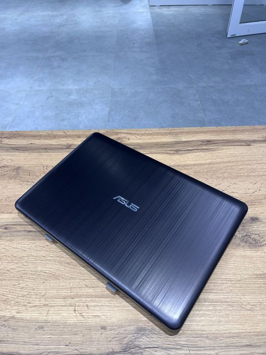 Ноутбук Asus X540U