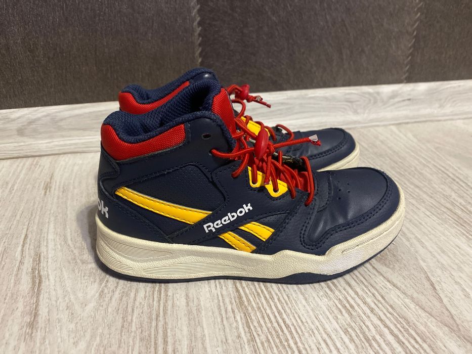 Продавам маратонки Reebok за момче 29 номер