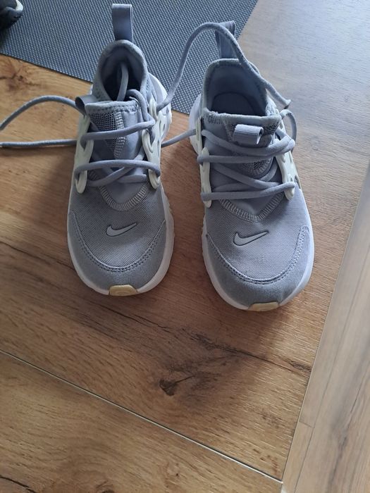 Маратонки на Nike