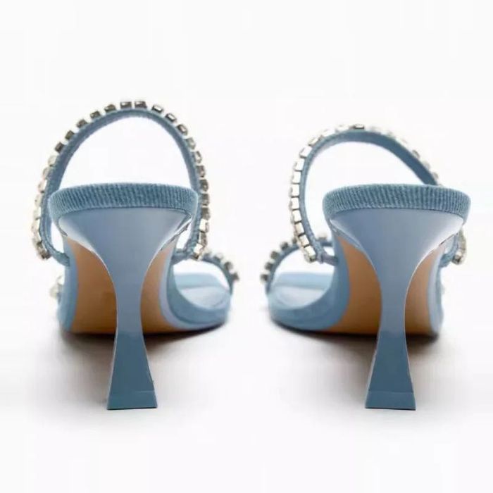 Сандали на ток на Zara