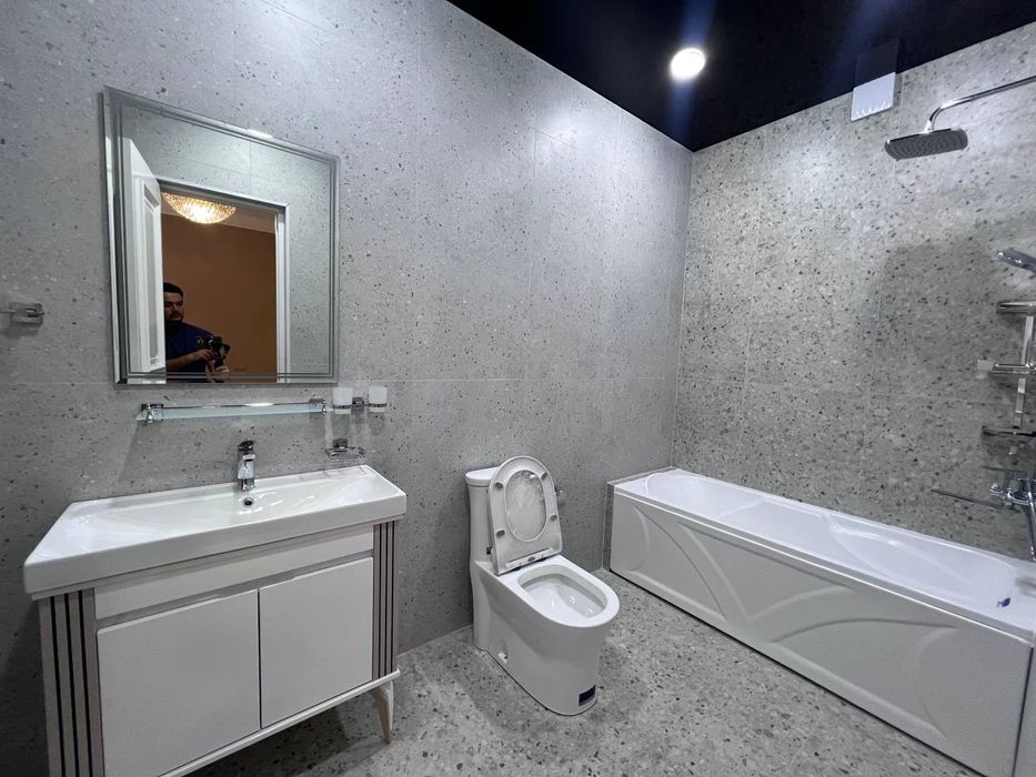 Уч кахрамон постидан кирганда 2,5 сотих, 2 этаж ховли сотилади