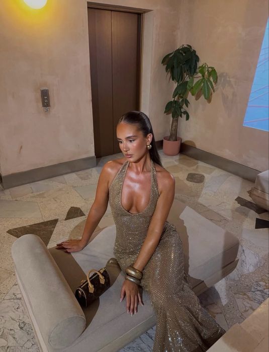 Бляскава рокля  с камъни модел на babyboo последен М/Л