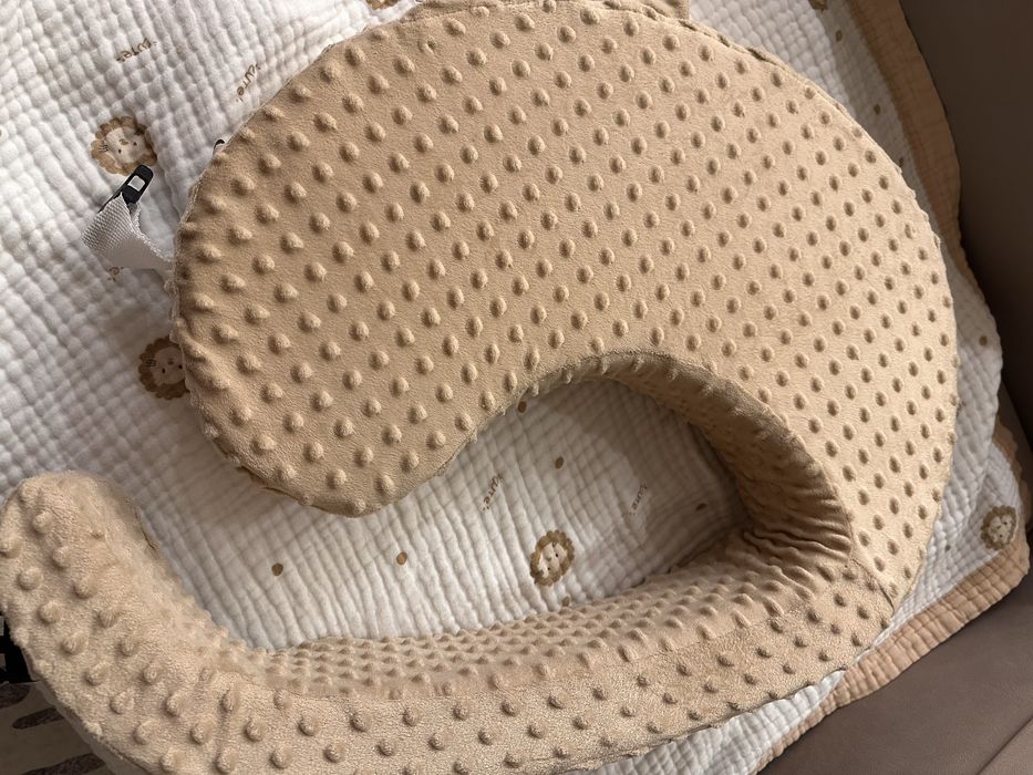 Подушка для кормления ребенка