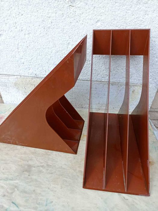 Подставка для виниловых пластинок