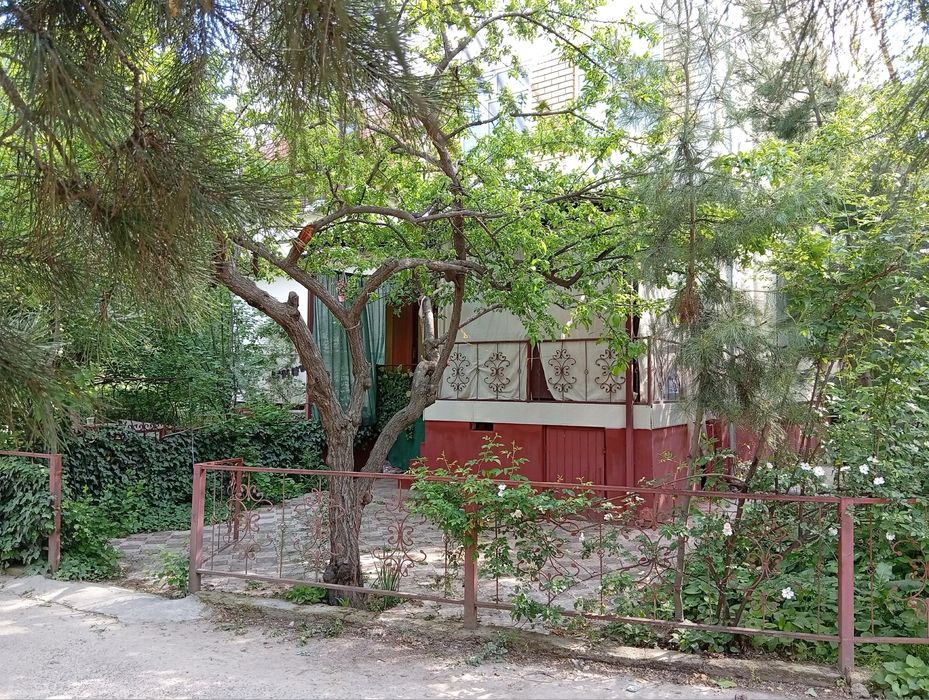 Продаю квартиру,Алмазар,мед городок,1в2/1/4 с отдельным входом !