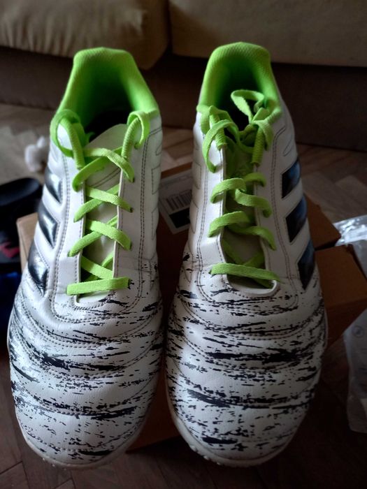 Футболни обувки adidas 46 номер