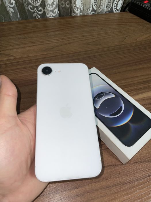 iPhone 16e Новый 128GB 100% Батарея