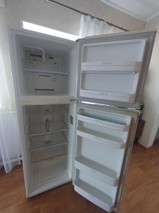 Продам холодильник