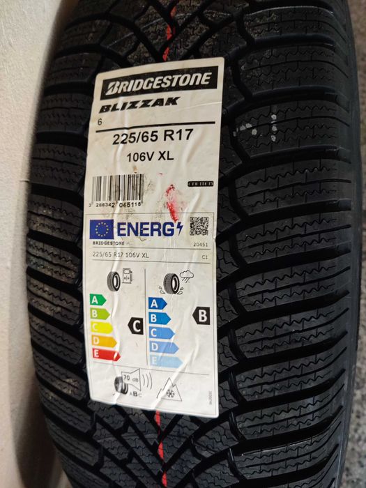 Чисто нови 4 бр. зимни гуми + джанти 17 , оригинални ТОЙОТА