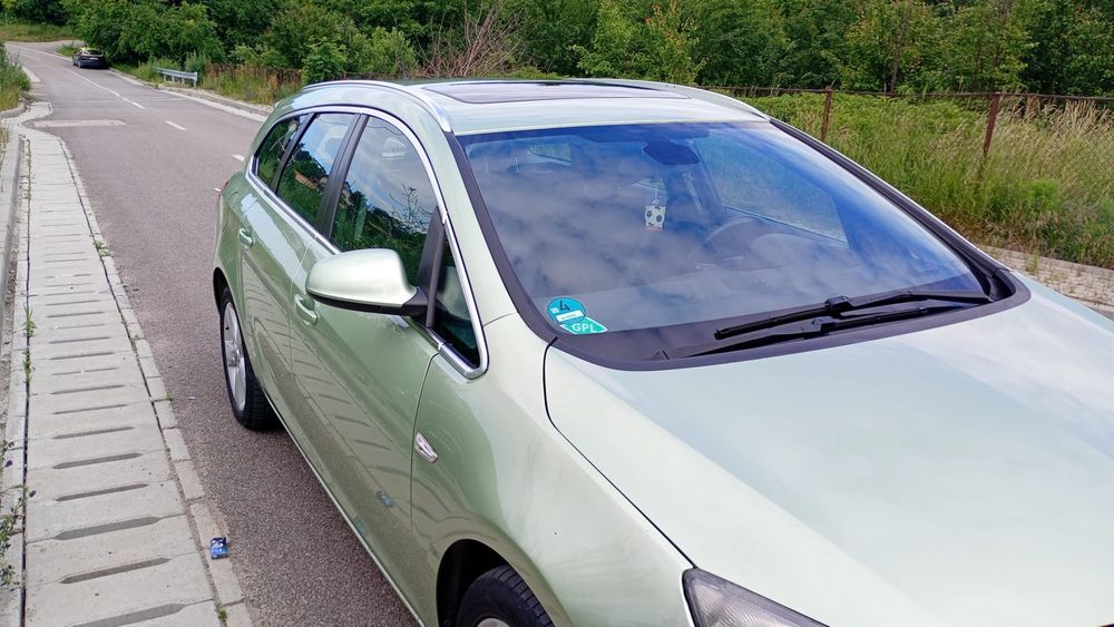 De vanzare Opel astra j cu gpl