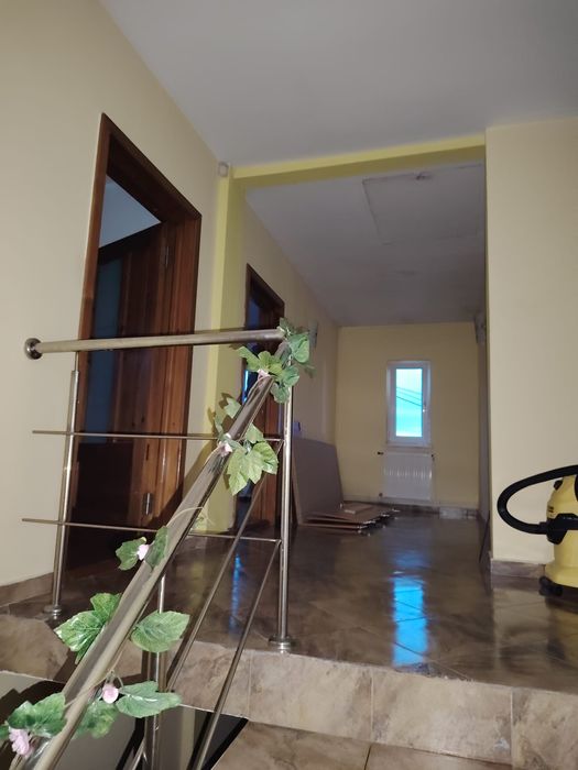 Imchiriez vila 5 camere,2 bai, bucatarie