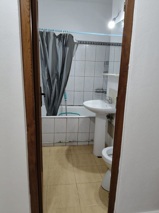 Închiriez garsoniera zona privighetorilor