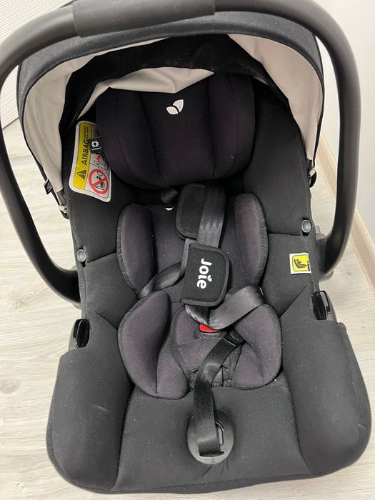 Scoica auto Joie pentru copii până în 2 ani