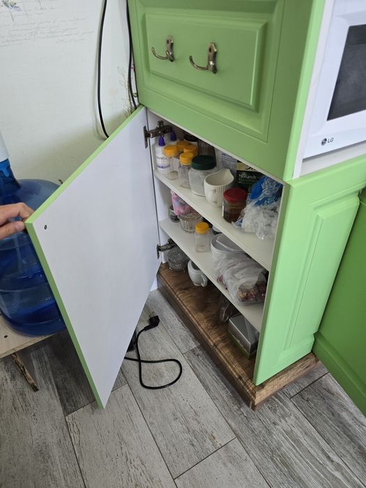 Комот зеленого цвета