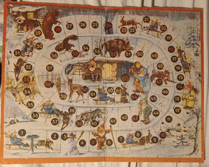 Vând sau schimb obiecte vechi.Preț în funcție de obiectul ales.