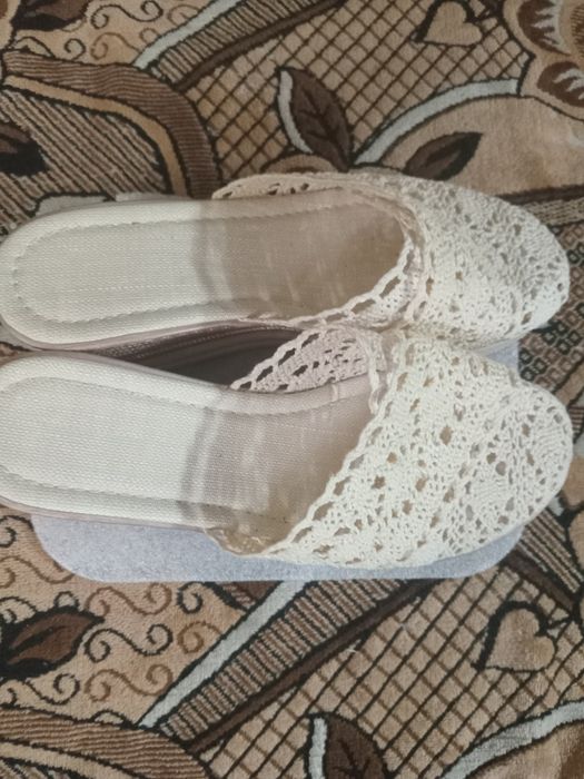 Продам босоножки