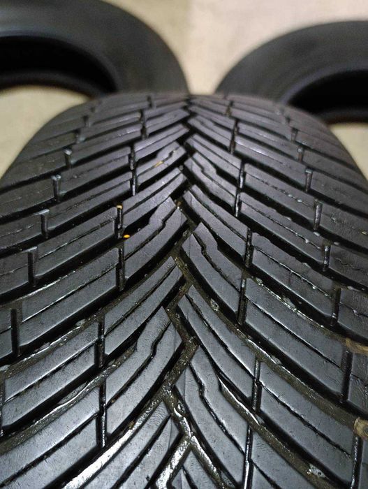 4 бр. всесезонни гуми PIRELLI - 2024 г.