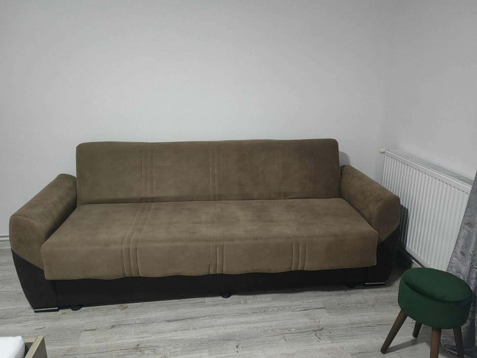 Canapea extensibile cu lada