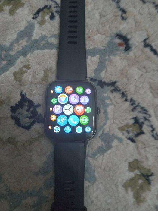 Продам  часы сенсорный