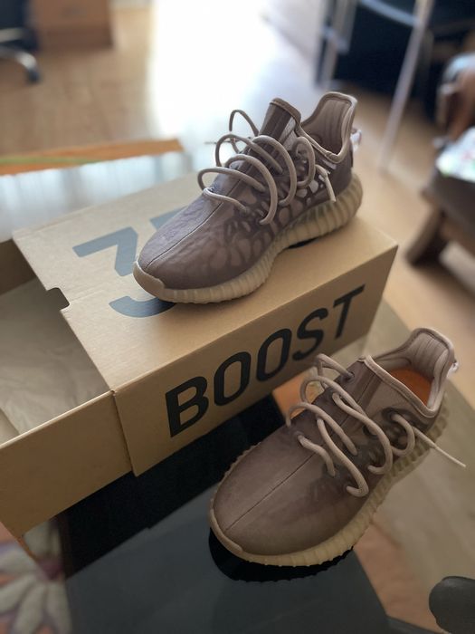 Adidas Yeezy Boost 350 V2