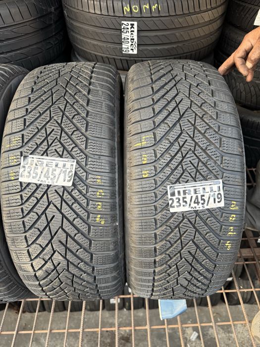 235/45/19  pirelli 2023/2024 mixte