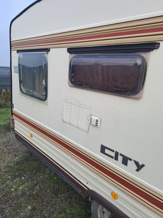 Vand rulota recent adusa din Franța