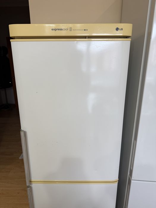 Продам холодильник LG
