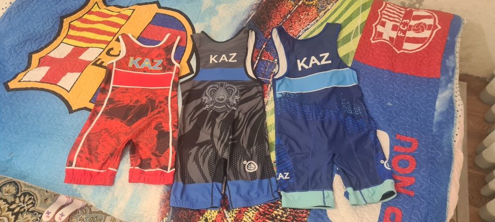 Борцовкое Трико на 8-10 лет красное и синее