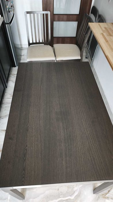 Masa extensibila si scaune Ikea