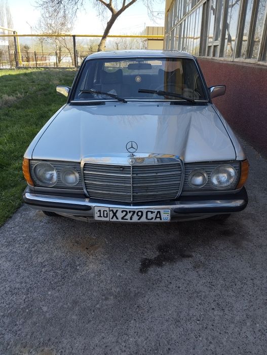 Продается Даймлер Бенс 1979 г 40000 сум
