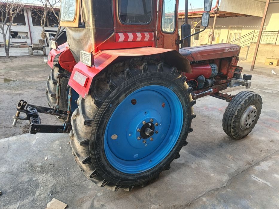 Traktor 28 sotiladi holati ideal darajada