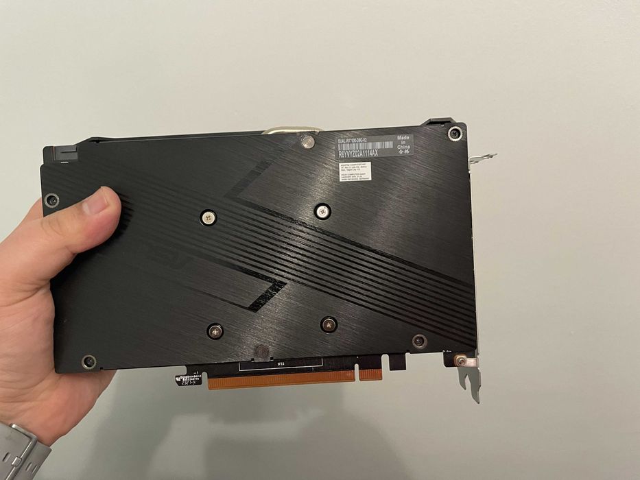 Продавам Видео карта ASUS Radeon RX 7600 DUAL OC V2 8GB GDDR6