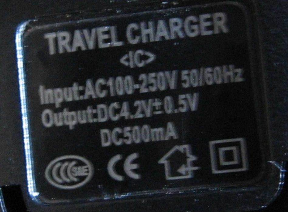 Три броя зарядни адаптери 5 волта 12 волта