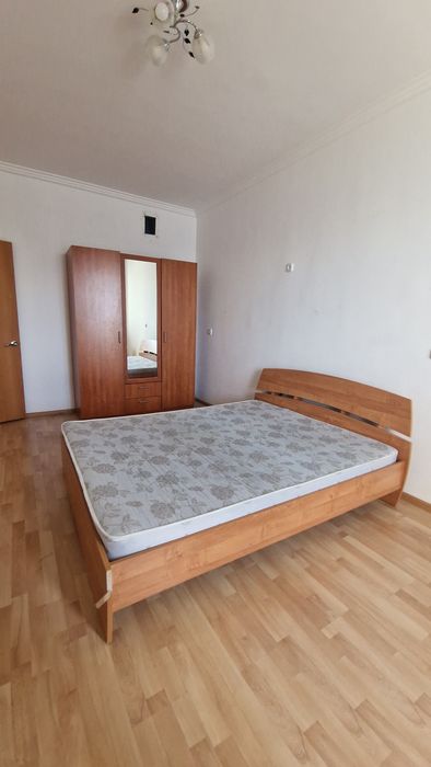 Продам спальный гарнитур.