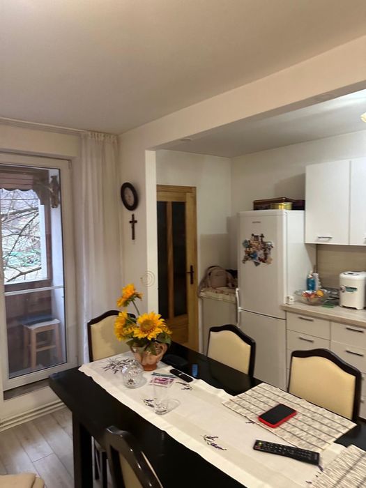 Apartament 3 camere, 55 mp, 2 balcoane – mobilat și utilat