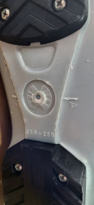 Clapari Nordica femei 250-255