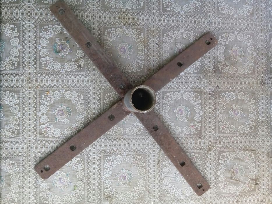 Продам крестовину под ёлку