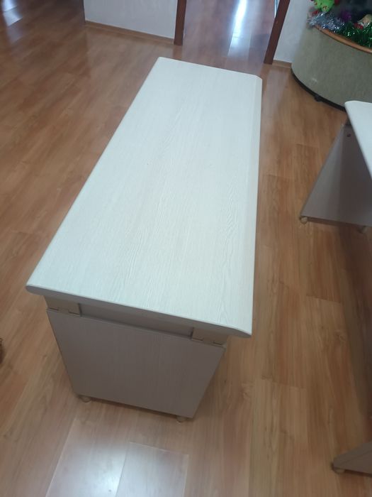 Стол письменный офисный