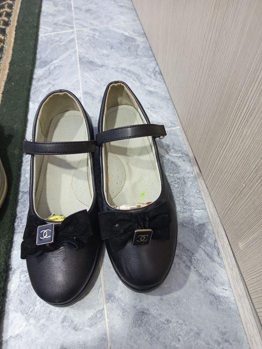 Продам детский обувь ортопедическая босоножки и туфли