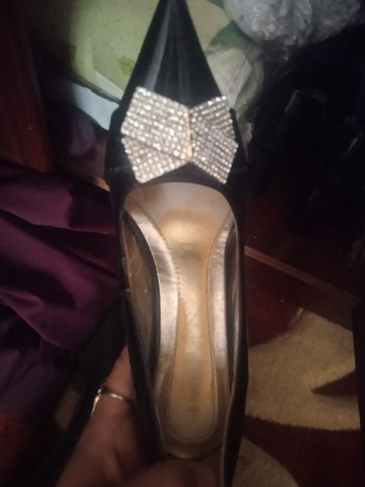 Басаношка сотилади размер 37 кизил нархи