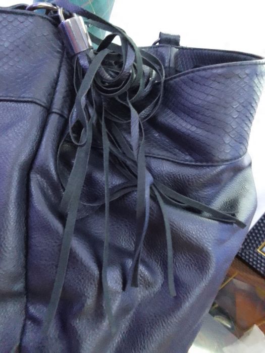 Дамска черна чанта