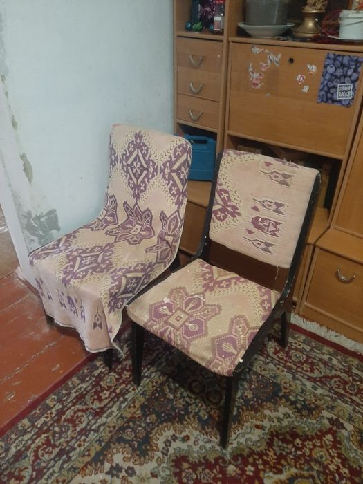 Продам СССР стол 15000стулья в подарок