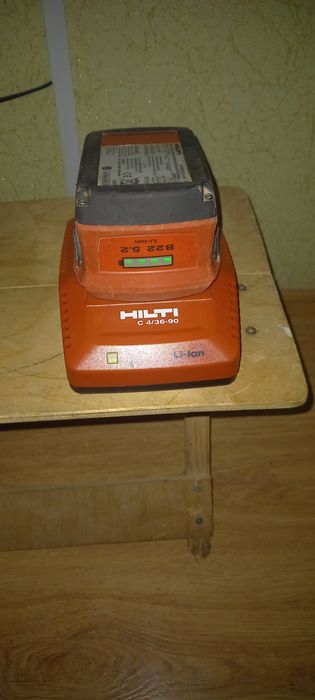 HILTI зарядное + аккумулятор