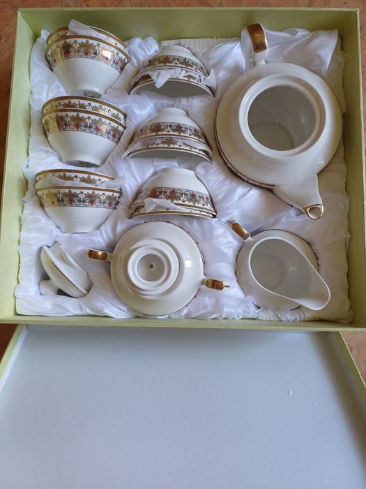 Сервиз 10.000т в коробке