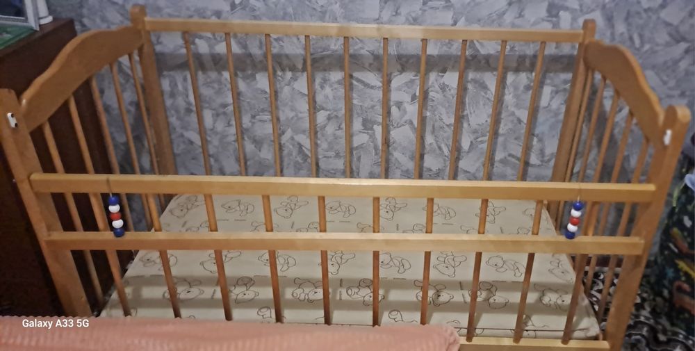 Продам детскую кровать с матрасом