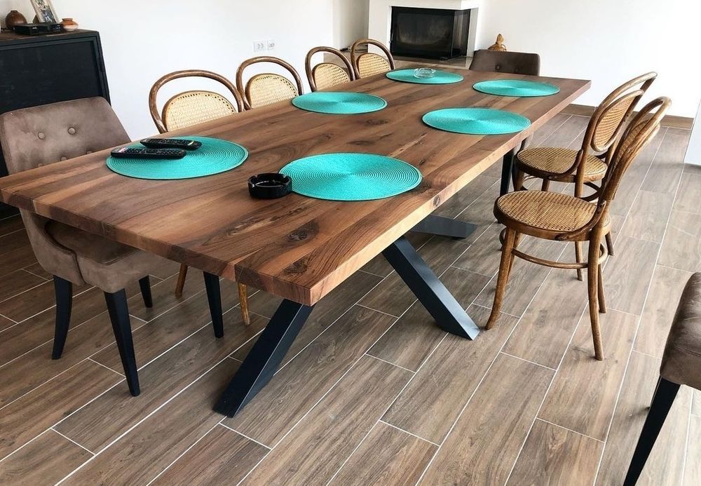 Трапезни маси от масив орех