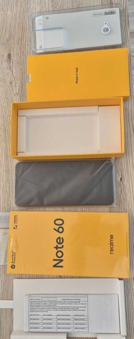 Продавам Realme Note 60